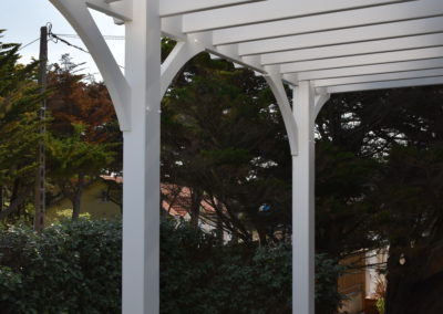 Pergola en bois à Saint-Père-en-Retz